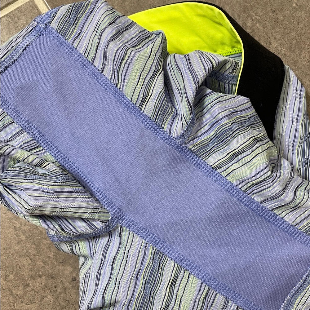 Lululemon What The Sport Short II in the Space Dye Twist Lullaby Ray size 6 - Picture 9 of 10